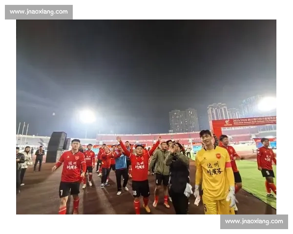 巴小虎川超日记⑨:快乐足球的密码,藏在一声 “雄起” 里 巴小虎川超日记⑨:快乐足球的密码,藏在一声 “雄起” 里